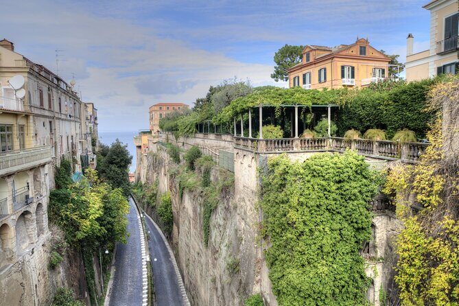 Sorrento Walking Tour & Limoncello Tasting - From Piccadilly Pub to Campaniadamare: Easy Start, Clear Finish
