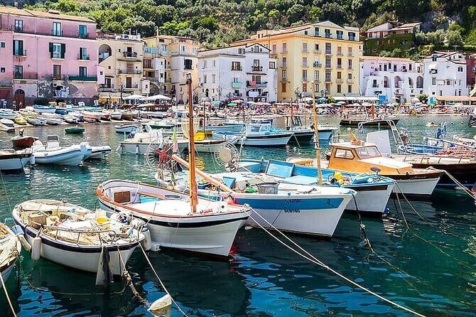 Sorrento Walking Tour & Limoncello Tasting - Piazza Tasso: Sorrento’s Main Square, Explained
