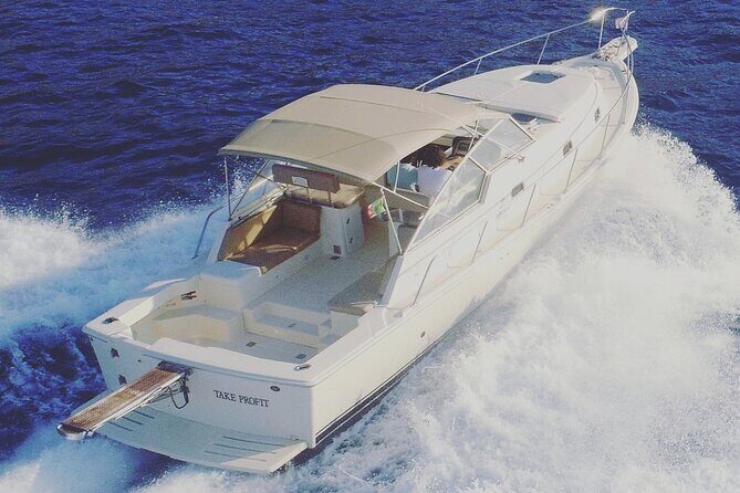 Special Blue Grotto & Capri Island departure DA Sorrento - Food, drinks, and onboard comfort: small touches that add up
