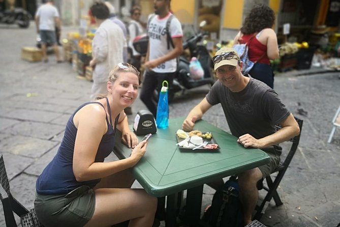Street food in Naples with 6 Stops and Limoncello - Stop 3: frittatina di pasta at Fiorenzano