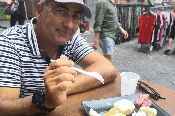 Street food in Naples with 6 Stops and Limoncello - Stop 4: polpetta al ragù at Le Delizie Del Grano