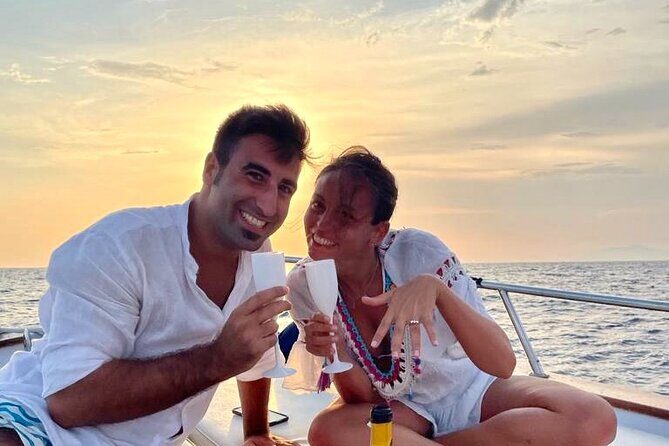 Sunset & Aperitif Boat tour - The schedule: how the cruise fits the sunset light