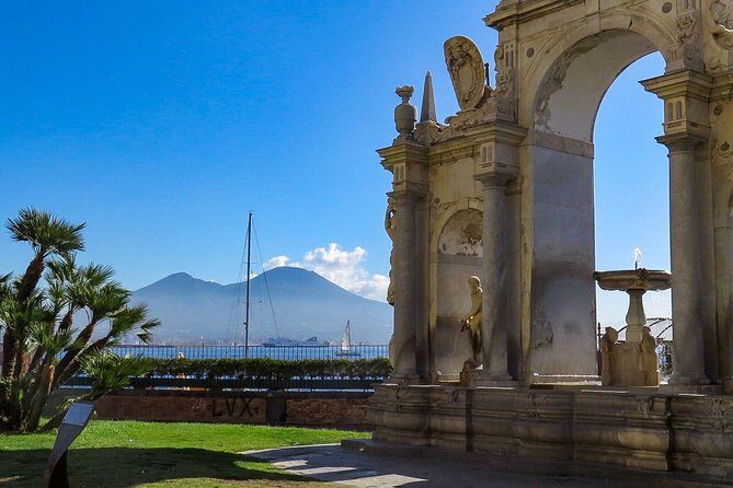 The Origins Of Naples. Unique private tour of the monumental area - Logistics that matter on the ground