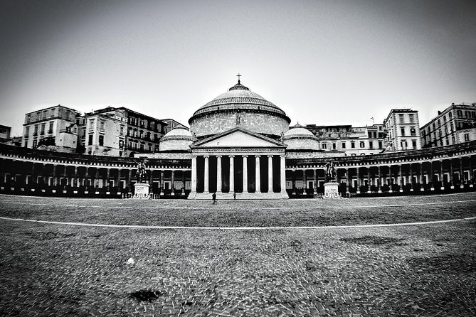 The Perfect Private Walking Tour of Naples with Exclusive Guide - Piazza Trieste e Trento and the Fontana del Carciofo: small stops, good Naples texture