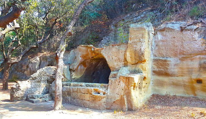 The Phlegrean Fields Discover the ruins of Baia, Cuma and Pozzuoli - Pozzuoli’s Flavian Amphitheater and the volcanic-lakes glimpse