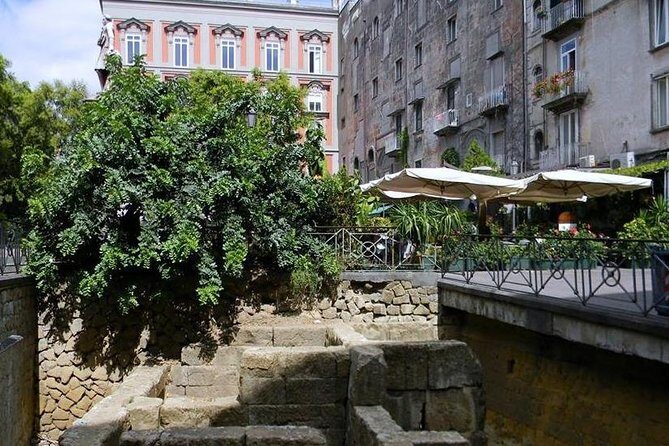 The soul and taste of Naples - Via Toledo to the Spanish Quarter: real street life, not staged scenery