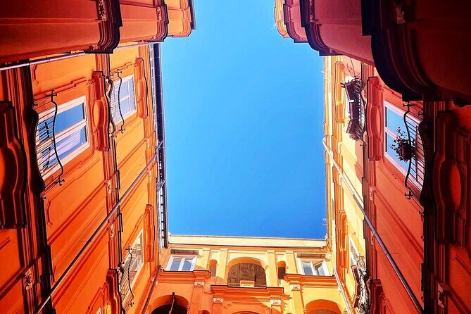 The soul and taste of Naples - Angevin church of S. Chiara: where the past gets human