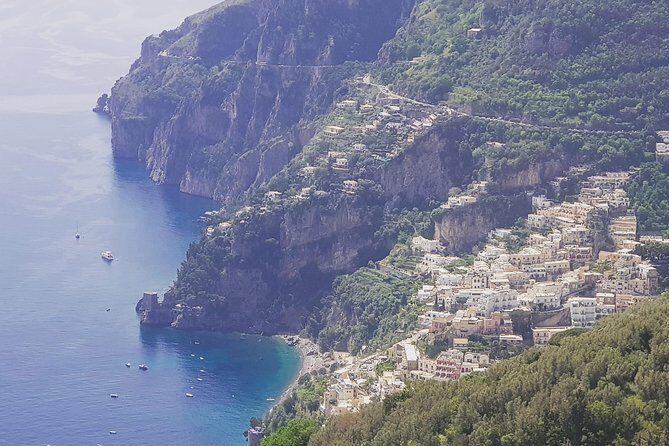 TOUR : EXCLUSIVE AMALFI COAST : Positano Sorrento Pompeii - Sorrento’s Corso Italia walk and lemon-and-cheese shopping time