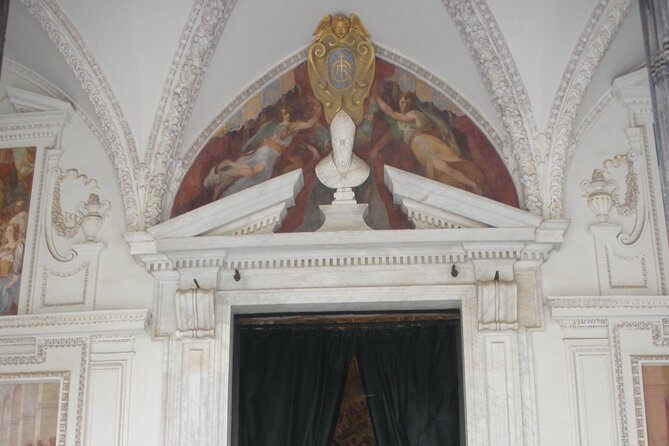 Tour in the Charterhouse of St. Martin and Pedamentina with an art expert - Who this tour suits best (and who should pass)