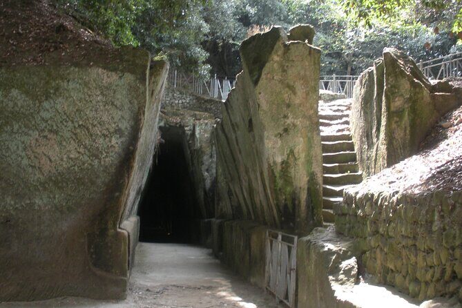 Tour in the ruins of Cuma with an archaeologist. - Key points to know before you go