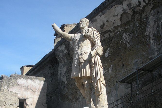 Tour in the ruins of Herculaneum with an archaeologist - Private by design: small group benefits you can feel