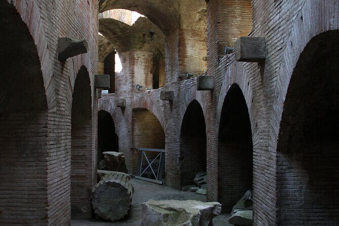 Tour in the ruins of Pozzuoli with an archaeolgist. - Key highlights at a glance