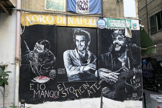 Tour of Naples and his Idol Diego Armando Maradona - Teatro di San Carlo: Starting where the city gathers