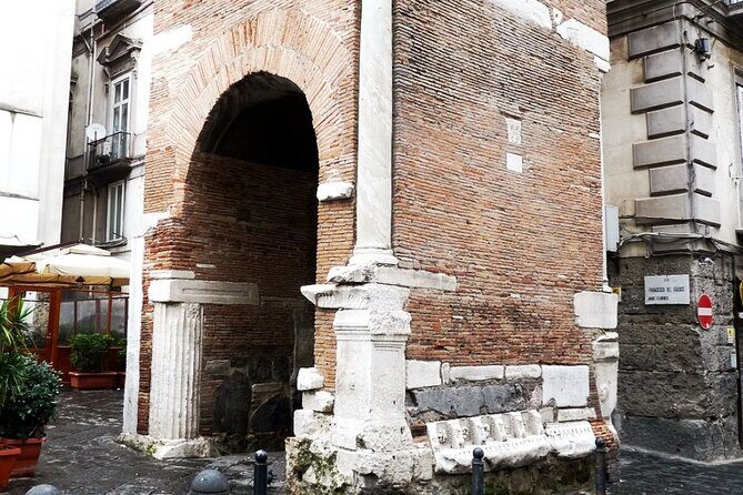 Tour of the Greek-roman Naples with an archaeologist - Why Greek-Roman Naples is different (and worth 2.5 hours)