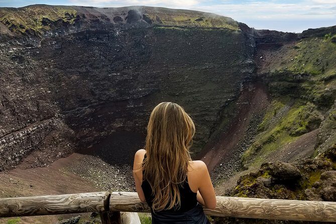 Tour on Vesuvius with wine tasting - Pompeii as a quick hit (not a full deep-dive)