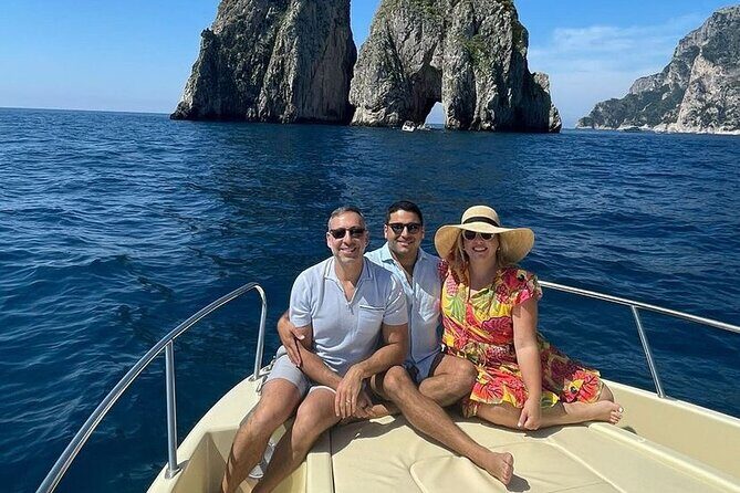 Tour Privato di Capri in Barca - Golden Charter Capri Boat Tour: A Day You Feel in the Sea Air