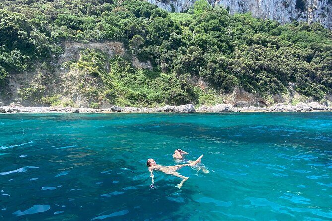 Tour Privato di Capri in Barca - Stop 1: Blue Grotto (Grotta Azzurra) and the Extra €14 Decision