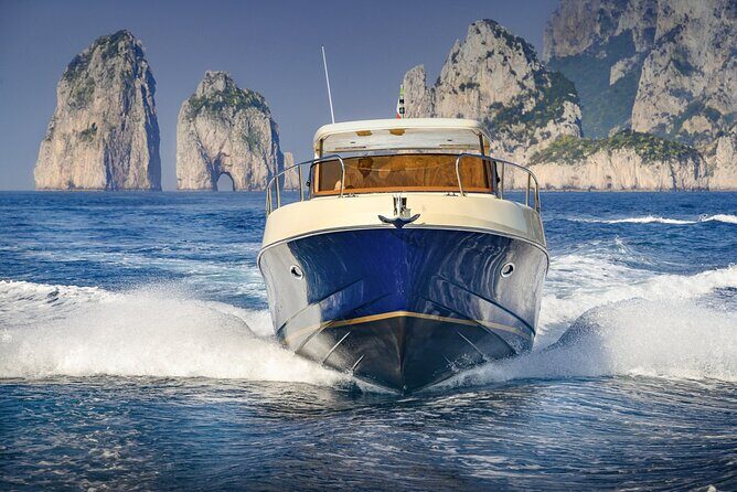 Tour Privato di Capri&Positano in Barca - Capri caves are the main event: Blue Grotto by rowboat plus Verde and White