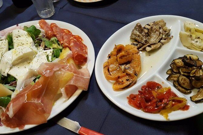 Traditional Neapolitan Dinner in Pompei - Villa Franca - Family Restourant - Pasta mains you’ll actually talk about later
