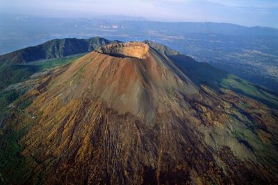 Tramvia Napoli: Transfer to Herculaneum Ruins + Vesuvius - Getting on the bus in Naples: the pickup route that matters