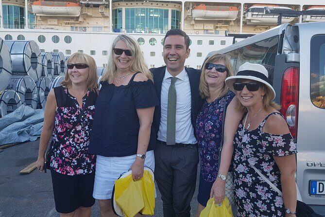 Transfer from Naples area to Sorrento area from 4 to 6 passengers - Pickup Options: From Your Doorstep or Piazza Garibaldi