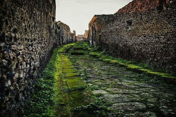 Transfer from Naples to Positano/Sorrento via Pompeii or vice versa - Who This Transfer Is Best For (and Who Might Rethink It)