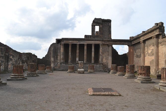 Transfer from Naples to Positano with 2 hours Private Tour in Pompeii - Naples to Positano plus Pompeii: a smart use of your day