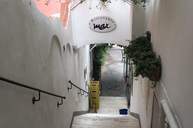 Transfer from Naples to Positano with a stop at Pompeii or Positano to Naples - The Positano leg: arriving without the headache of narrow streets