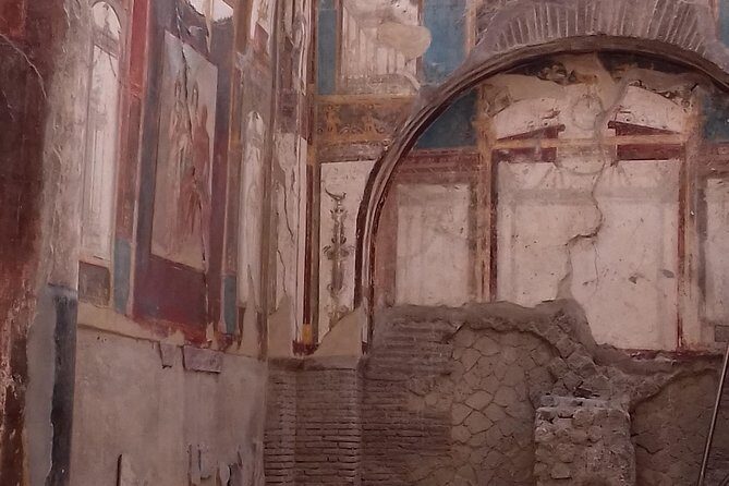 Transfer From Naples Train Station/area to Sorrento 2hr stop in Herculaneum - Two Hours in Herculaneum: Sewered Streets, Luxurious Houses