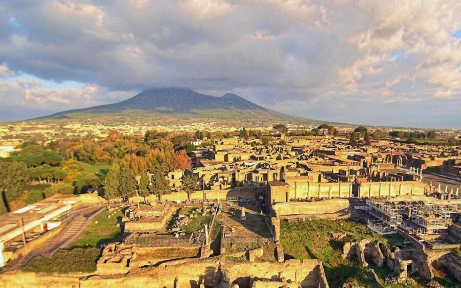 Transfer from Sorrento to Naples & 2hr stop at Pompeii site - Pompeii From the Inside: What 2 Hours Can Give You