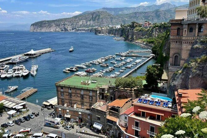 Transfer from Sorrento to Naples airport or station - Should you book Luxuservice for this transfer?