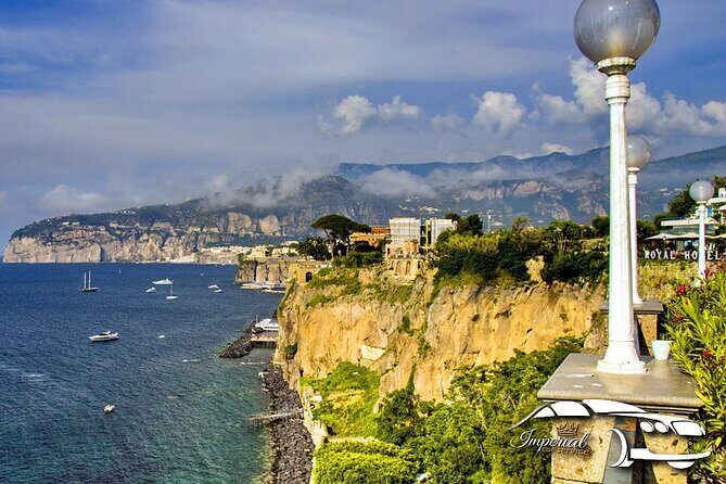 Transfer from Sorrento to Naples ( Naples to Sorrento too) - A private door-to-door ride between Sorrento and Naples