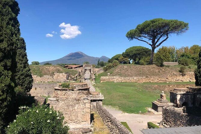 Transfer Naples airport/station to Sorrento with stop in Pompeii - How the Naples to Sorrento transfer stays calm with a Pompeii stop