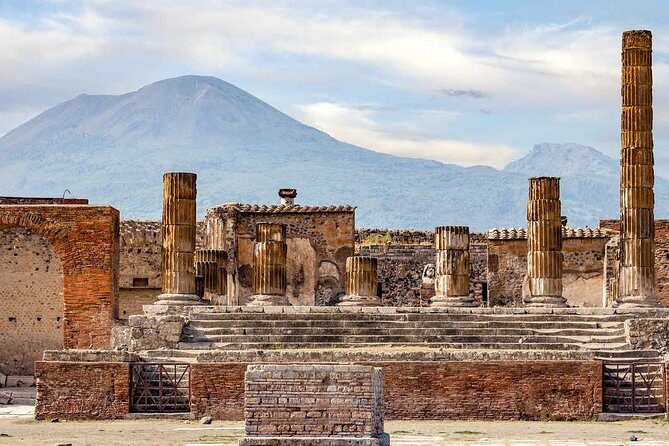 Transfer Naples airport/station to Sorrento with stop in Pompeii - Getting dropped in Sorrento: the door-to-door payoff after Pompeii