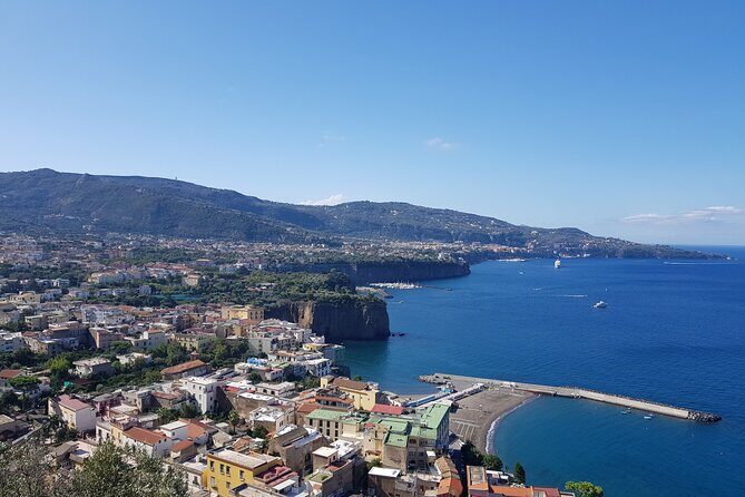 Transfers From Naples Airport Or Train Station To Sorrento - A private, air-conditioned ride from Naples to Sorrento