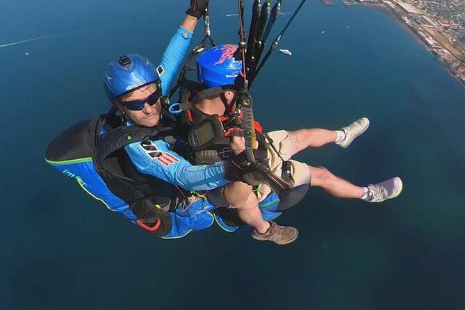 Two-seater paragliding Amalfi and Sorrento Coast Monte Faito - Safety and the two-seater setup: what you do vs what the pilot handles