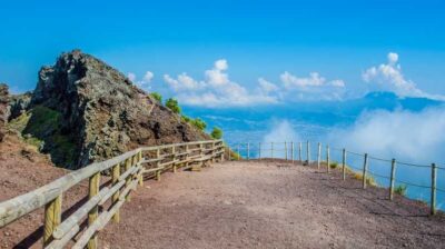 Vesuvius and Herculaneum - Via Roma pickup and the minibus rhythm