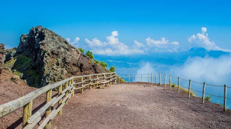 Vesuvius and Herculaneum - Via Roma pickup and the minibus rhythm
