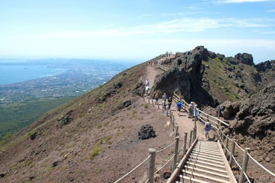 Vesuvius - Herculaneum - Pompeii Excavations Tour - Should You Book This Vesuvius–Herculaneum–Pompeii Tour?