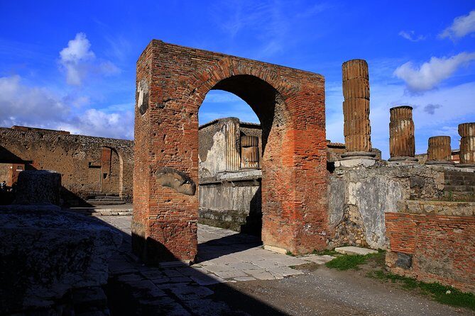 VIP Pompeii Tour including Newly Opened Houses With Archaeologist - Meet-Up and Getting Started Without Stress