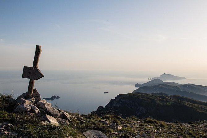 Walk around Faito Mountain, the Highest Point of the Amalfi Coast and Sorrento Peninsula - Stop 1: Campo del Pero to the base of the Molar (1444 m)